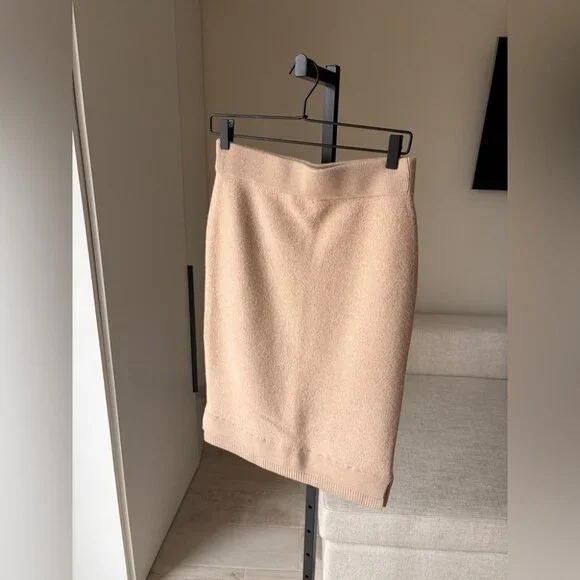 Club Monaco Tan Knit Skirt - Picture 3 of 7